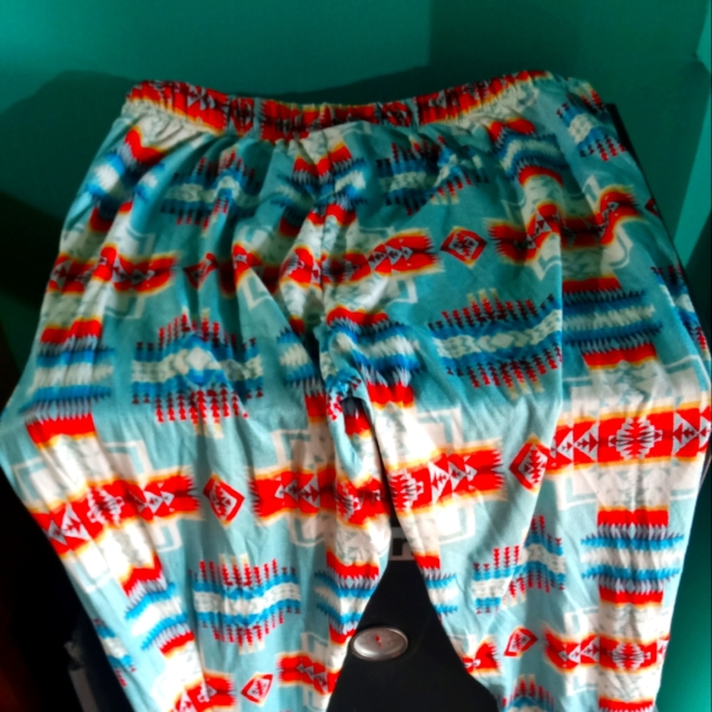 2x Aztec leggings